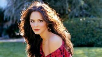 Pictures Of Beautiful Women Wallpaper