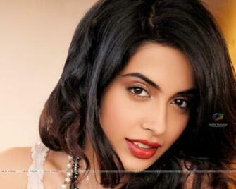 Sarah Jane Dias Wallpaper Size