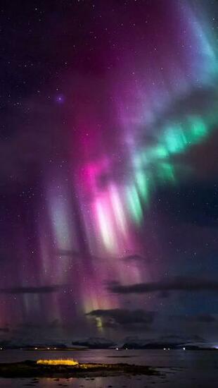 Northern Lights iPhone Wallpaper