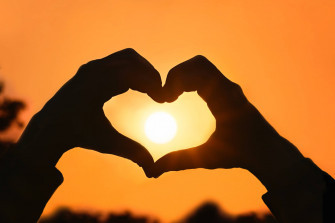 Wallpaper Heart Hand