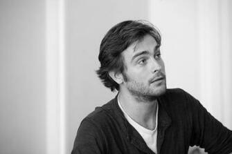 Tom Mison News Photos Biography Videos And Wallpaper