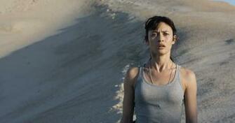 Olga Kurylenko Tom Cruise Oblivion Wallpaper Gallery