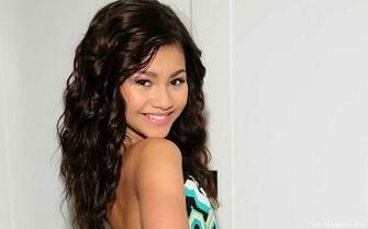Wallpaper Zendaya For Pc Computers Desktop