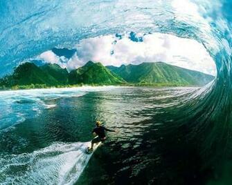 HD Surfing Wallpaper