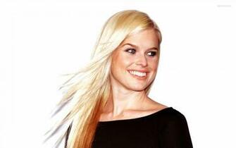 Alice Eve Wallpaper