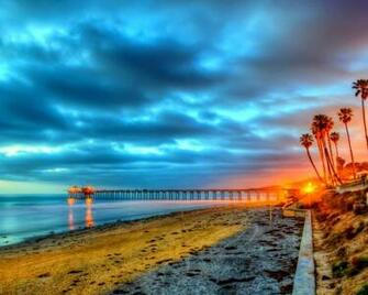 Awesome Beach Lights Wallpaper In City World