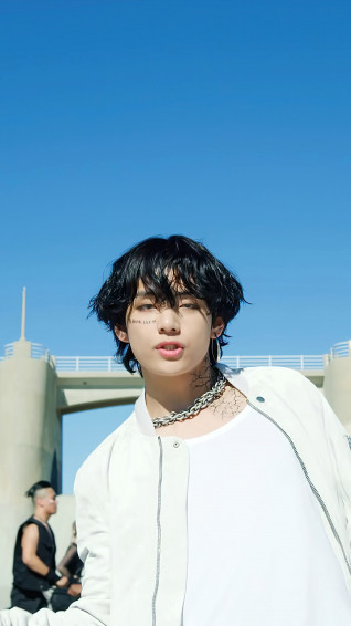 V Bts On 4k Rare Gallery HD Wallpaper