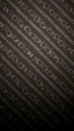 Gold Versace iPhone Wallpaper