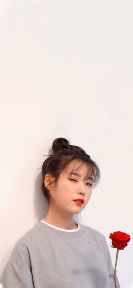 Foru On Wallpaper