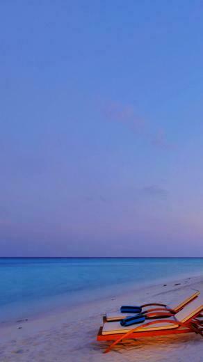 Luxury Beach Resort iPhone 5s Wallpaper