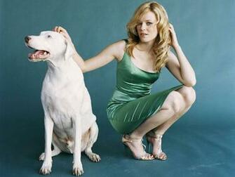 Elizabeth Banks Background Wallpaper