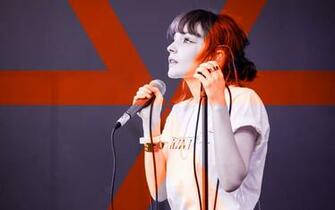 Chvrches Lauren Mayberry Wallpaper HD Desktop And Mobile