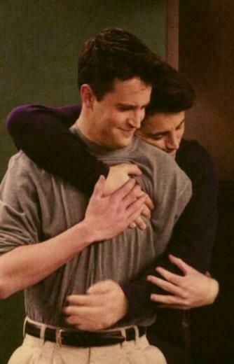 Friends Wallpaper Joey And Chandler Hug