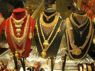 Asia Singapore S On The Way Jewelry Shop In Little