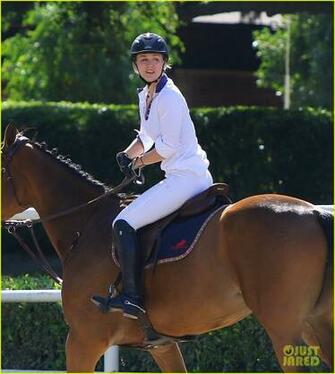Kaley Cuoco Steps Out At The Horse Stable Without Her Wedding Ring