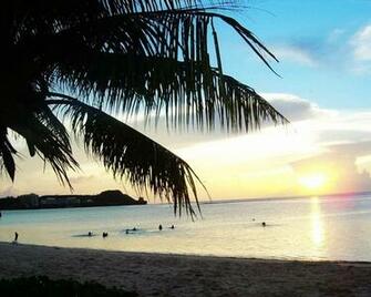 Beach Of Guam Wallpaper