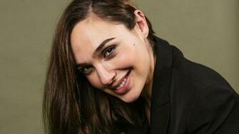 Gal Gadot Smiling 8k Wallpaper HD Celebrities 4k