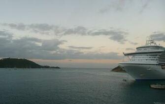 Saint Thomas Wallpaper Scale
