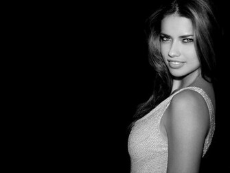 Adriana Lima Wallpaper1 Celebwallpaper2012 Spot
