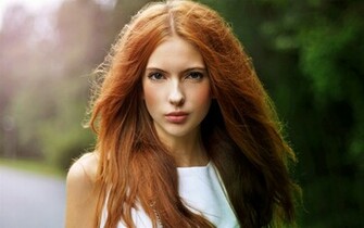 Gorgeous Redhead Wallpaper HD Res