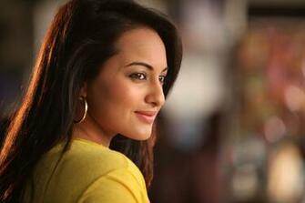 Bollywood Actress Wallpaper HD Love