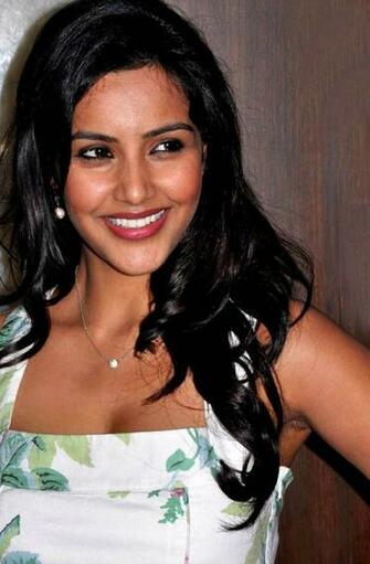 Priya Anand Photos Image Pics