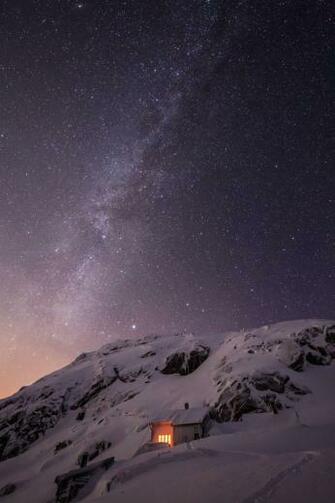 Ios Default Wallpaper The Milky Way Above Demmevass Espen