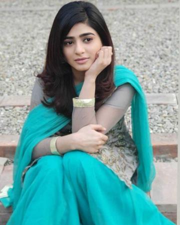 Sehar Khan Biography Age Height Family Wedding Pics Drama List
