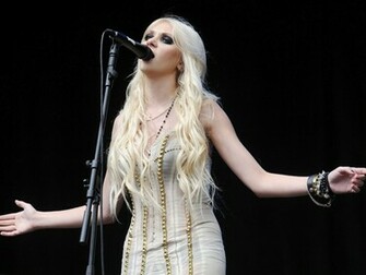 Taylor Momsen Wallpaper