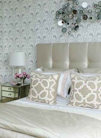 Aline Cho Gorgeous Metallic Bedroom With White And Silver Wallpaper