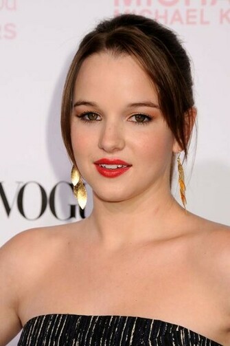 Hollywood Kay Panabaker Profile Pictures Image And Wallpaper