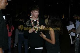 Ajay Kajol Head To Singapore Athiya And Hrvy Papped At