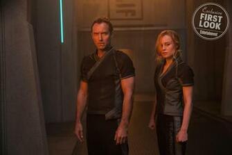 Captain Marvel Image Reveal Skrulls Talos And Young Nick Fury