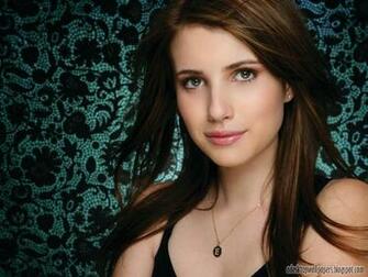 Beautiful Emma Roberts Hollywood Actress Desktop Wallpaper