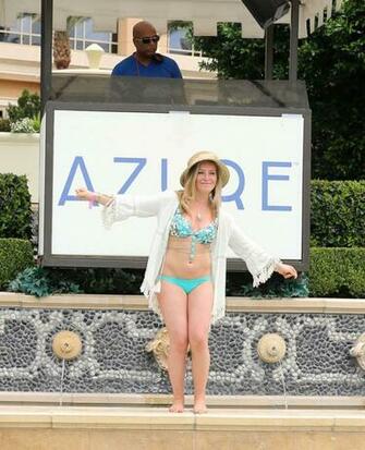 Jamie Anderson And Kaitlyn Farrington Bikini Photos