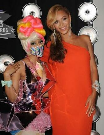 Beyonce Knowles And Nicki Minaj Photos Mtv Video Music Awards