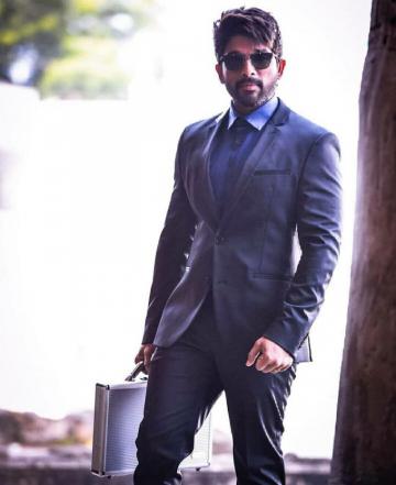 Nikhithagurrapu On Hearts Breaking Allu Arjun Stylish