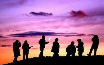Friend Silhouettes Wallpaper Top