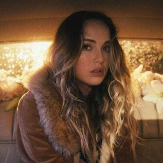 Zella Day In Sweet Ophelia With Image Indie Pop Bands