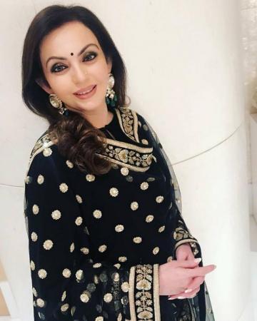 Fresh Aunty Indian Aunties Whatsapp Numbers Nita Ambani