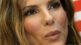Sandra Bullock Face HD Plus Desktop Wallpaper