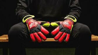 Re Of Kasper Schmeichels Furon Destroy Goalkeeper Glove