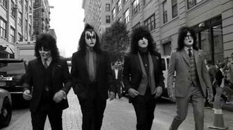 Classic Rock Kiss Is Dressed To Kill Again