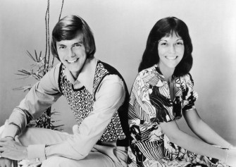 Promotional Black And White Portrait Of Carpenters 4j20wmj9w2ug2tpe Wallpaper