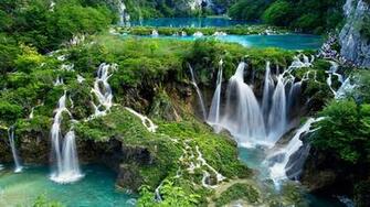 Beautiful Waterfall Wallpaper