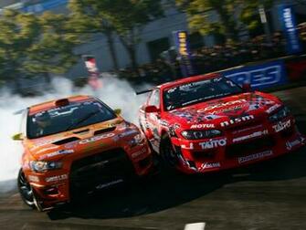 Close Tandem Drifting Cars