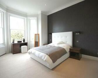 Feature Wall Wallpaper Design Ideas Photos Inspiration Rightmove