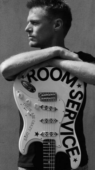 Wallpaper Bryan Adams Guitar Hands