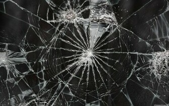 Crack Screen Wallpaper