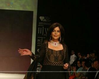 Zeenat Aman Walks The Ramp For Sawansukha Jewellers Show At Iij